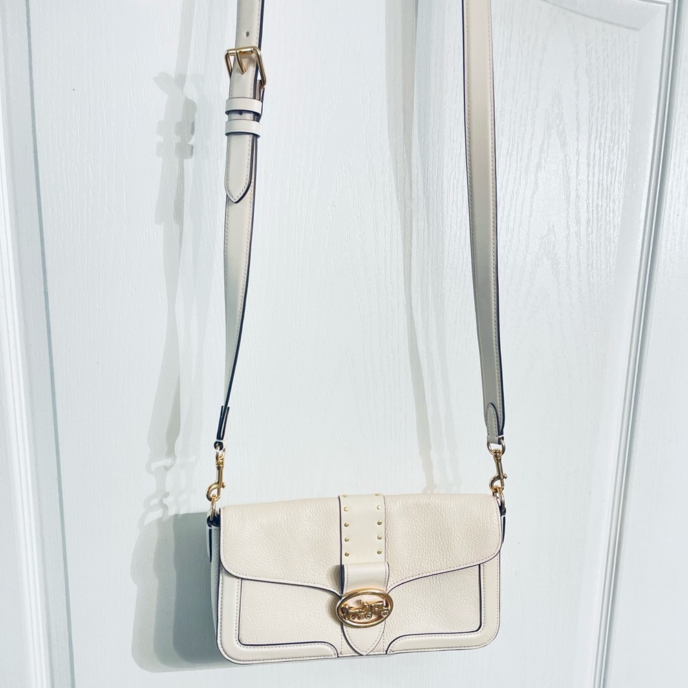 Gently used, like new coach leather crossbody